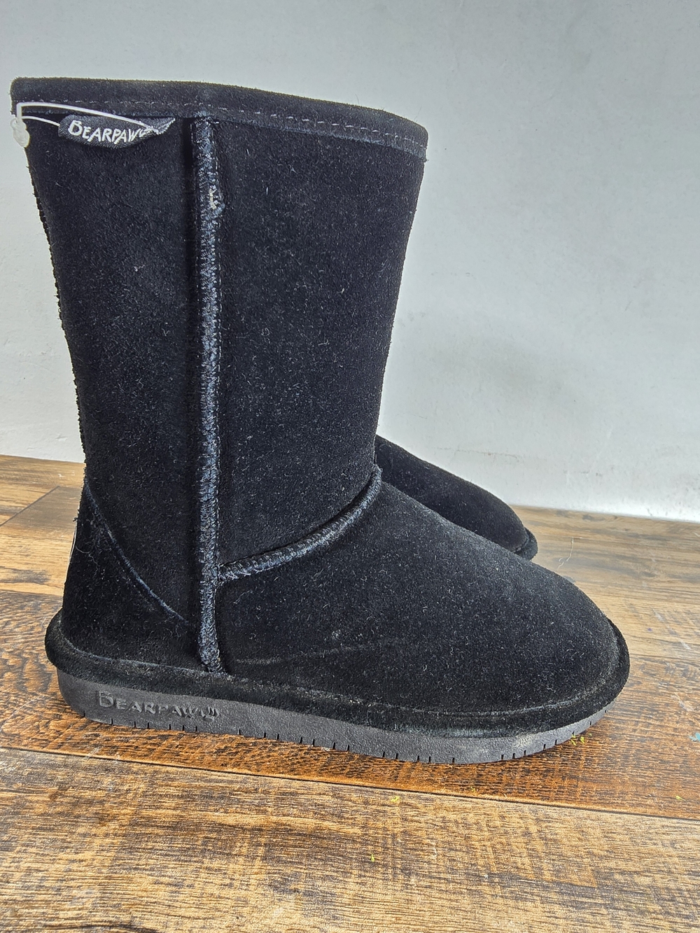Bearpaw Kids Classic Black Suede Boot Size 5
